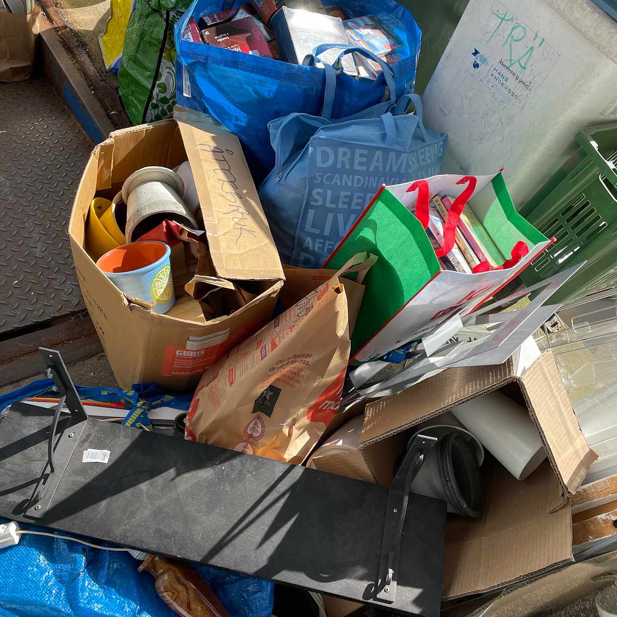 image of Köra till återvinningssta - Höganäs