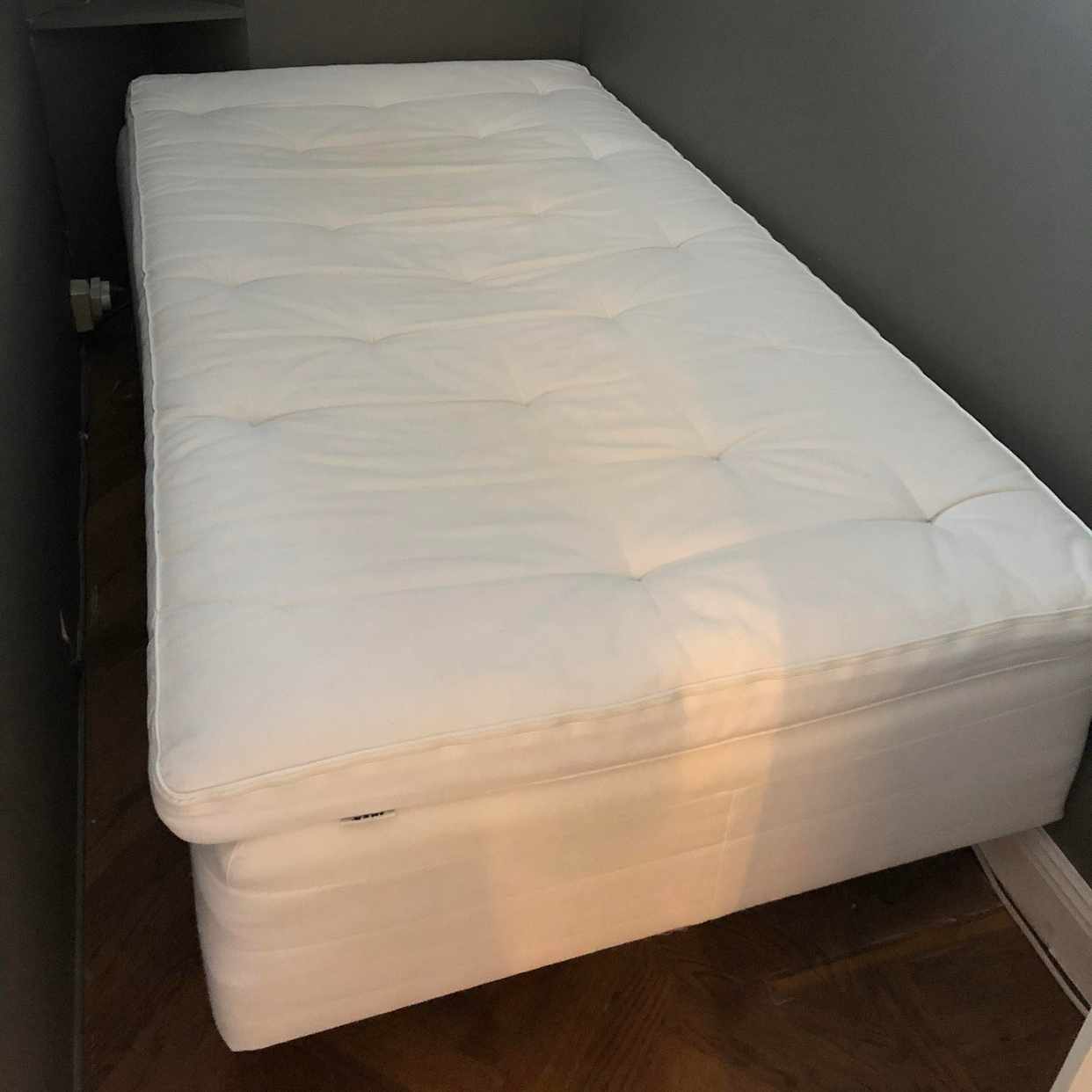 image of Ikea säng - Stockholm