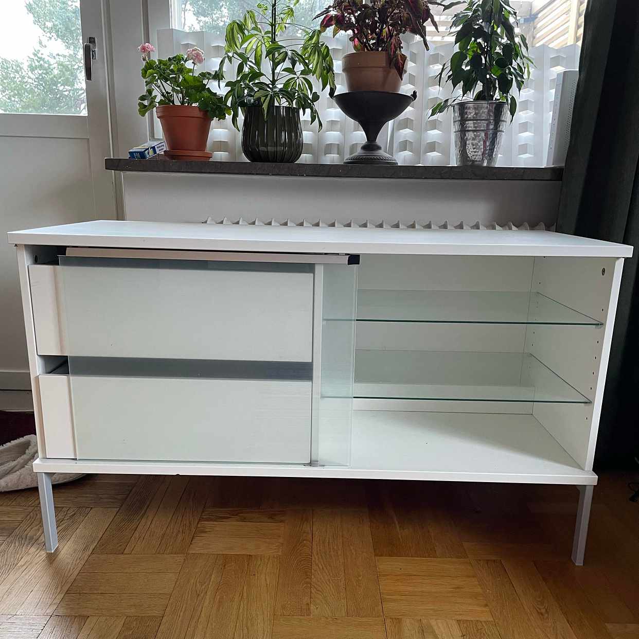 image of Vit skänk från IKEA - Solna