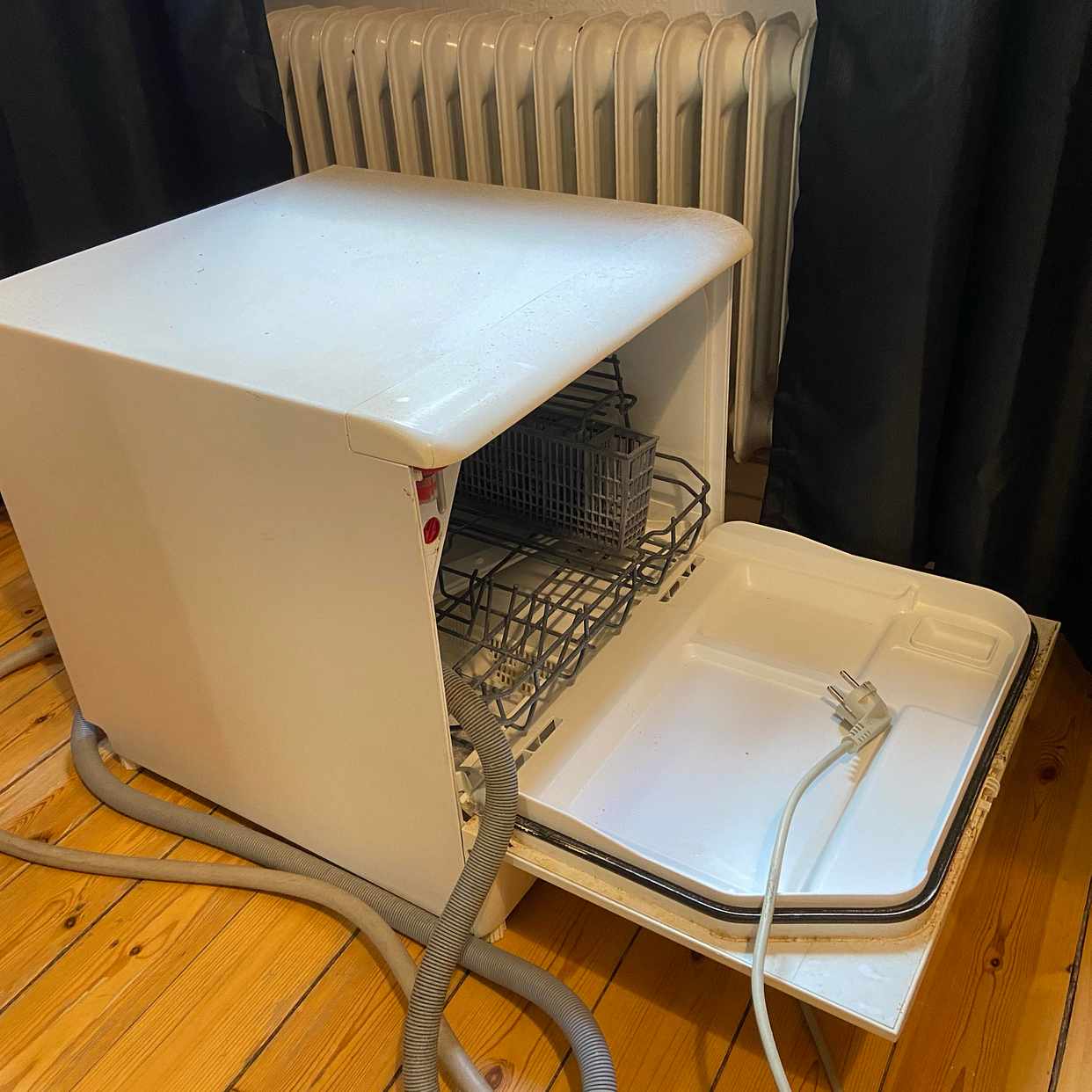 image of Free Bench dishwasher - Stockholm