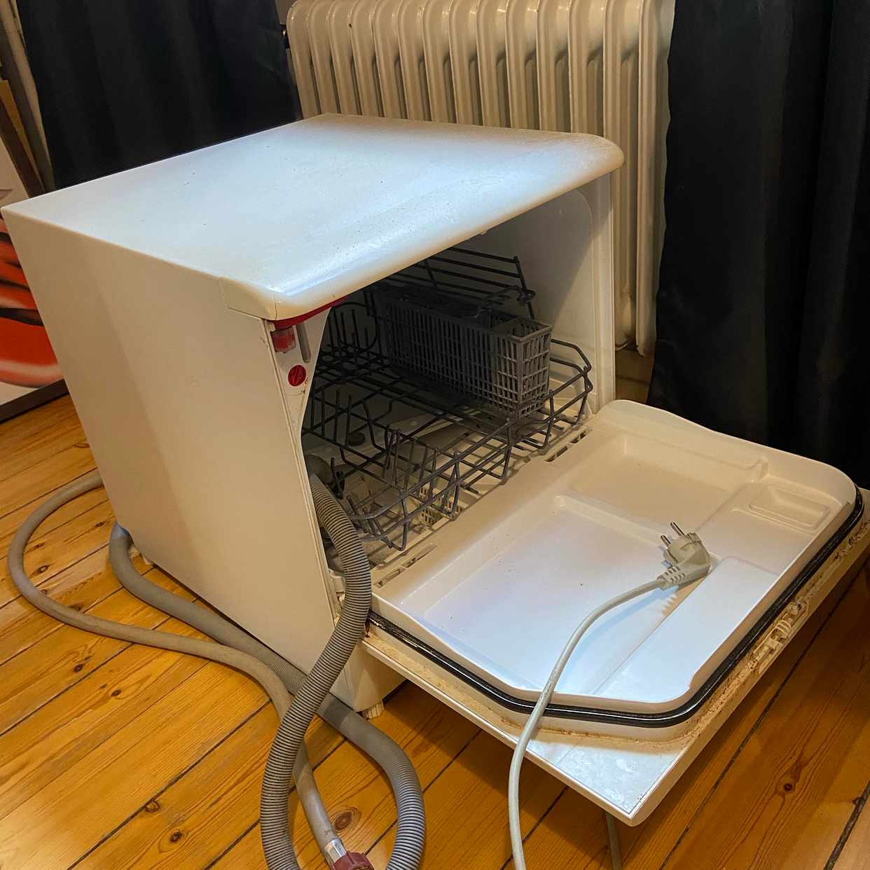 image of Free Bench dishwasher - Stockholm