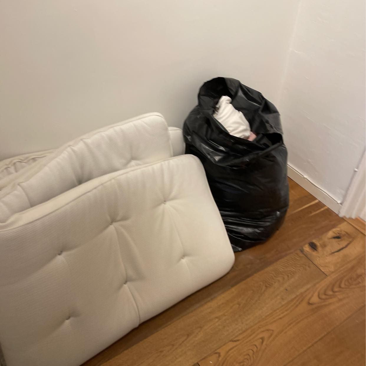 image of Bäddmadrass, textstilier - Solna