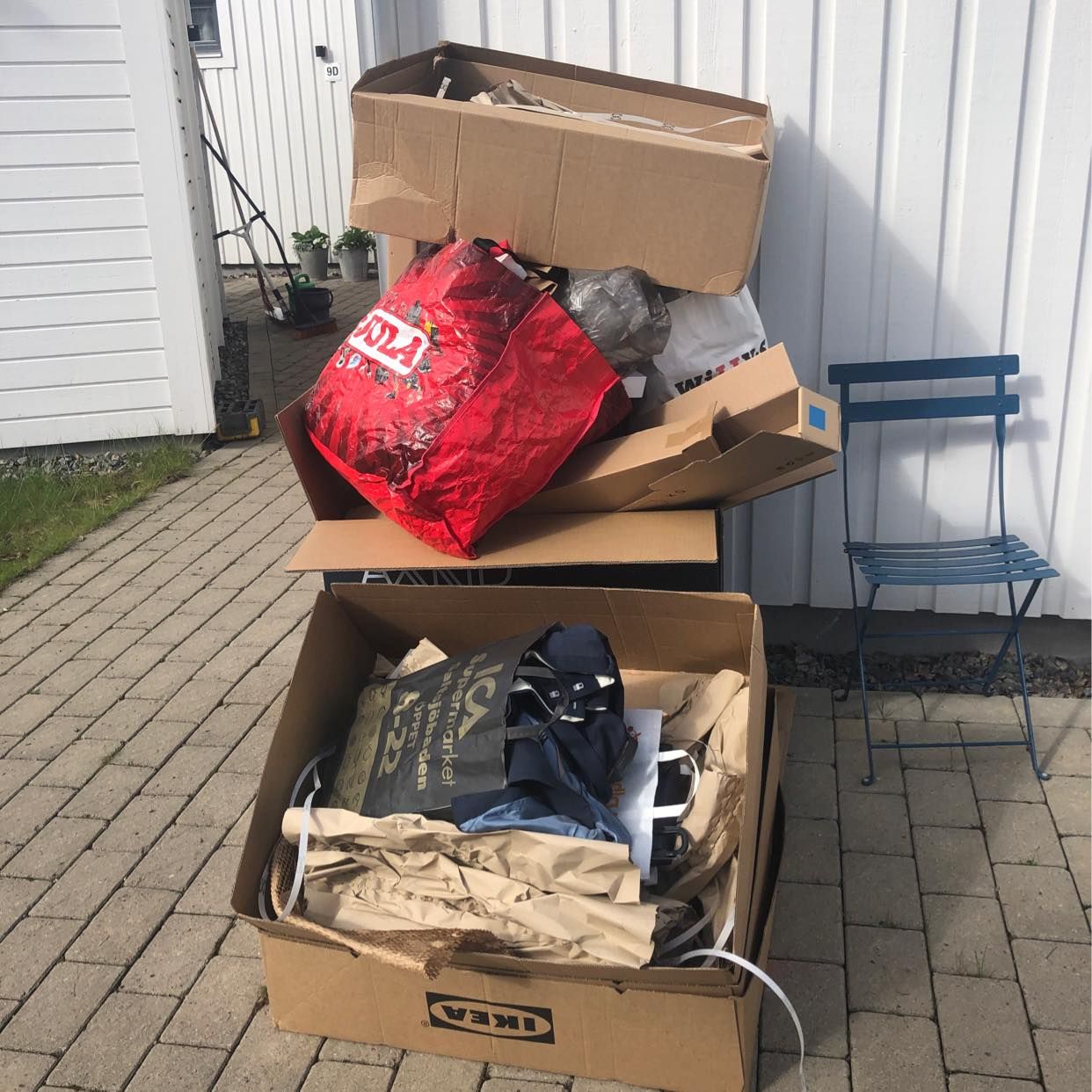 image of Ikea-skräp - Saltsjöbaden