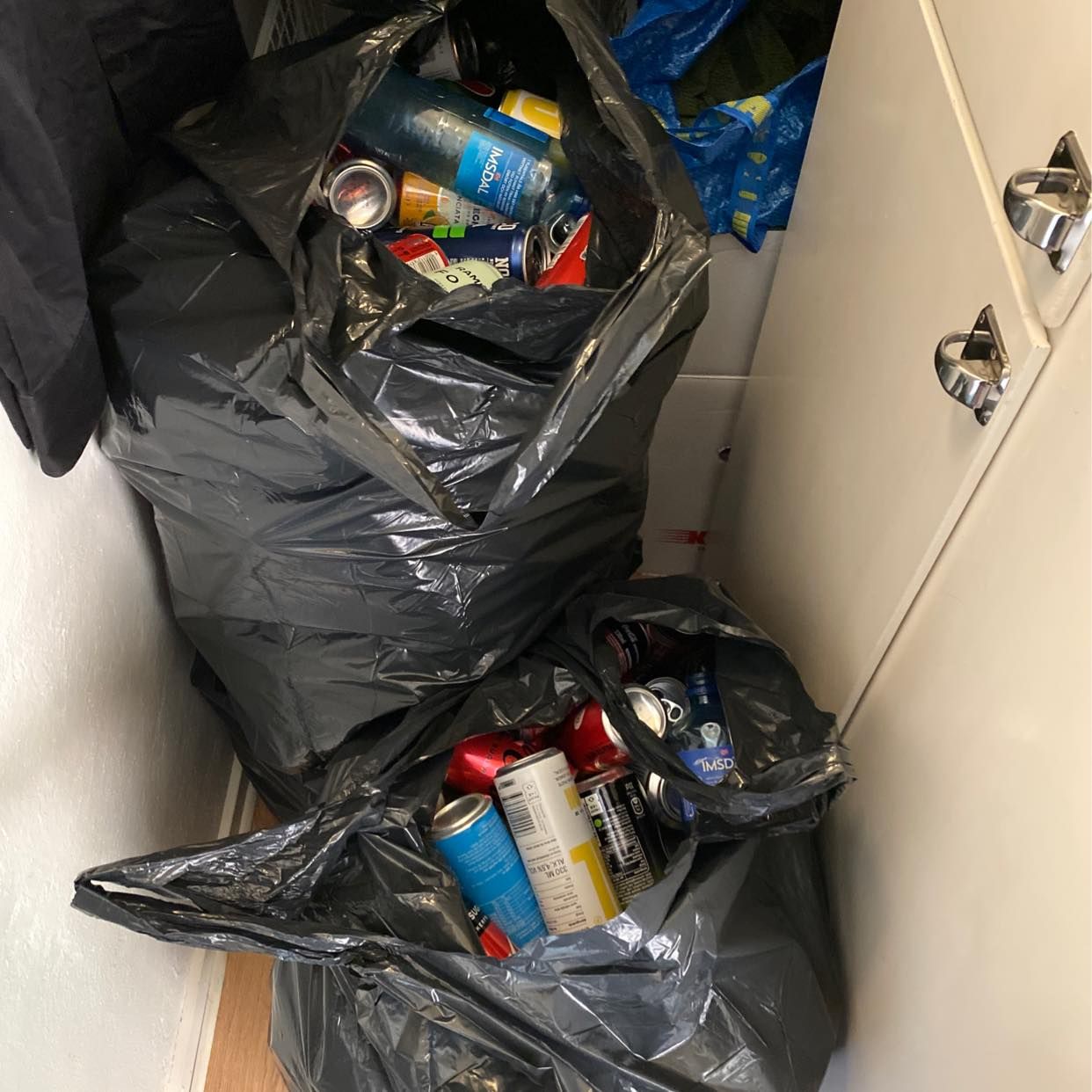 image of 2 säckar med pant - Solna