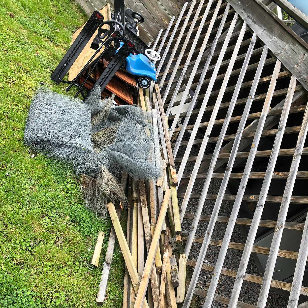 image of Garden waste, wood etc - Vällingby