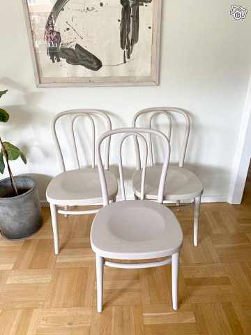 image of Tre stolar i öglan-modell - 