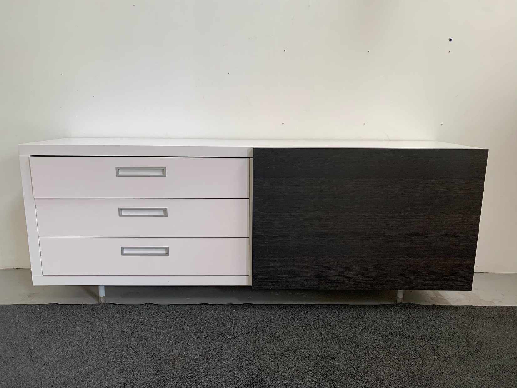 image of Hämta soffa + skåp - 