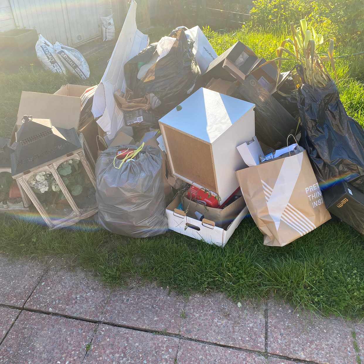 image of Div skräp till soptippen - Spånga