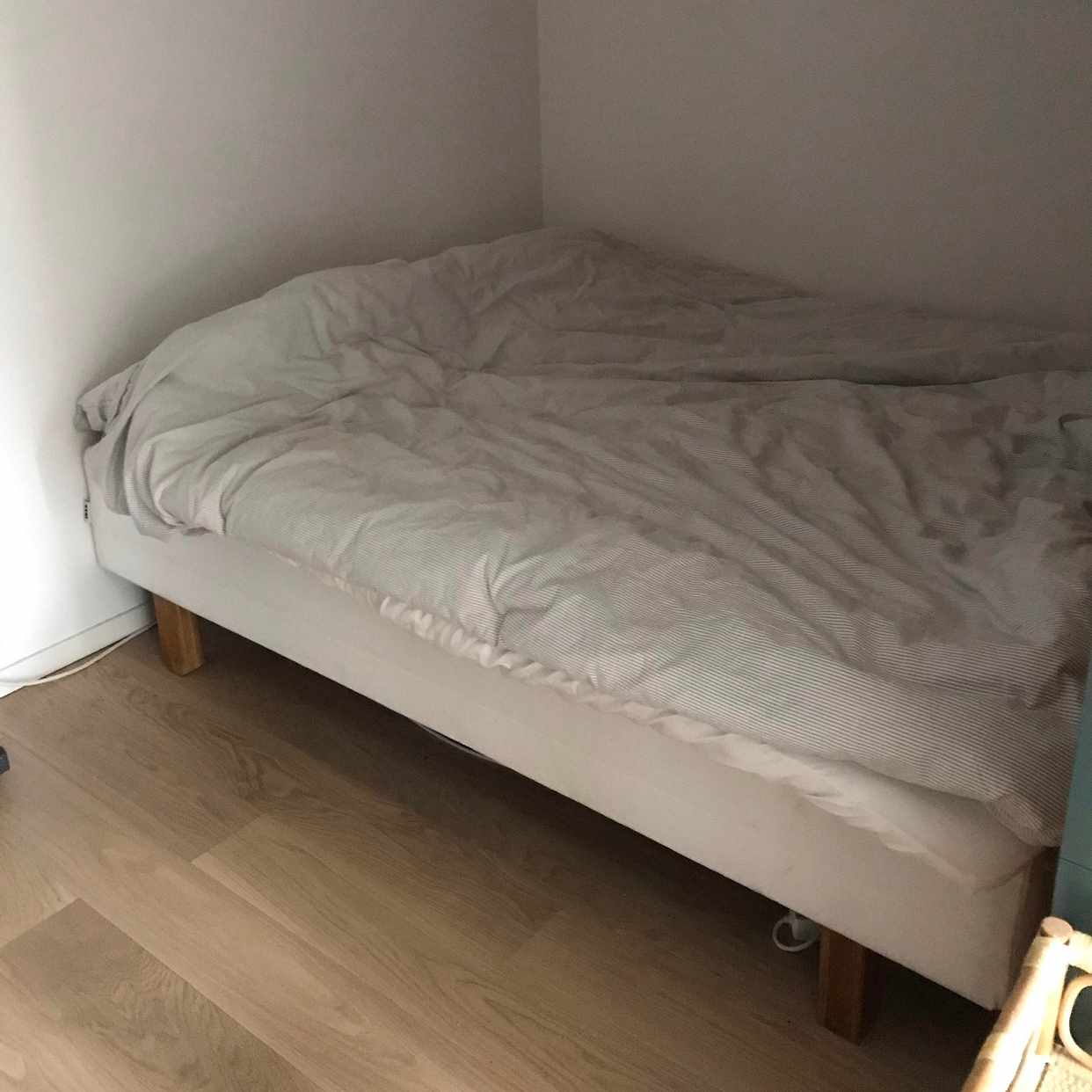 image of Lämna 160-säng på tippen - Hägersten