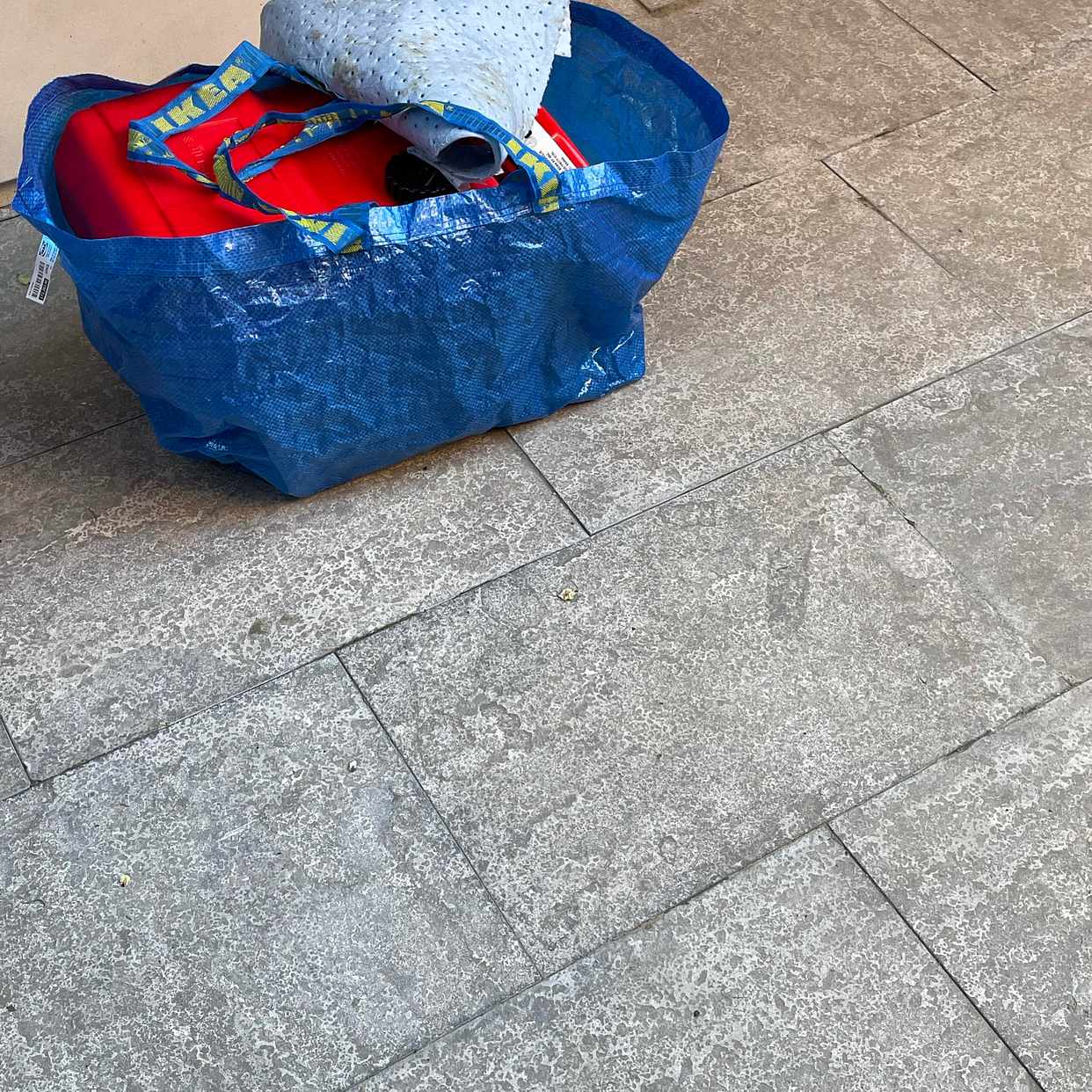 image of Två gamla bensindunkar. - Stockholm