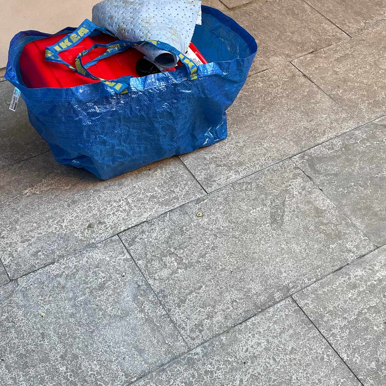 image of Två gamla bensindunkar. - Stockholm