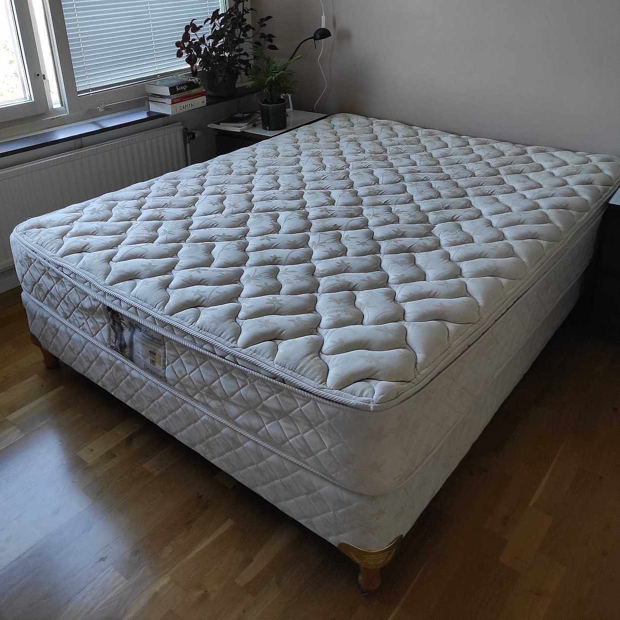 image of Simmons säng 140 cm - 