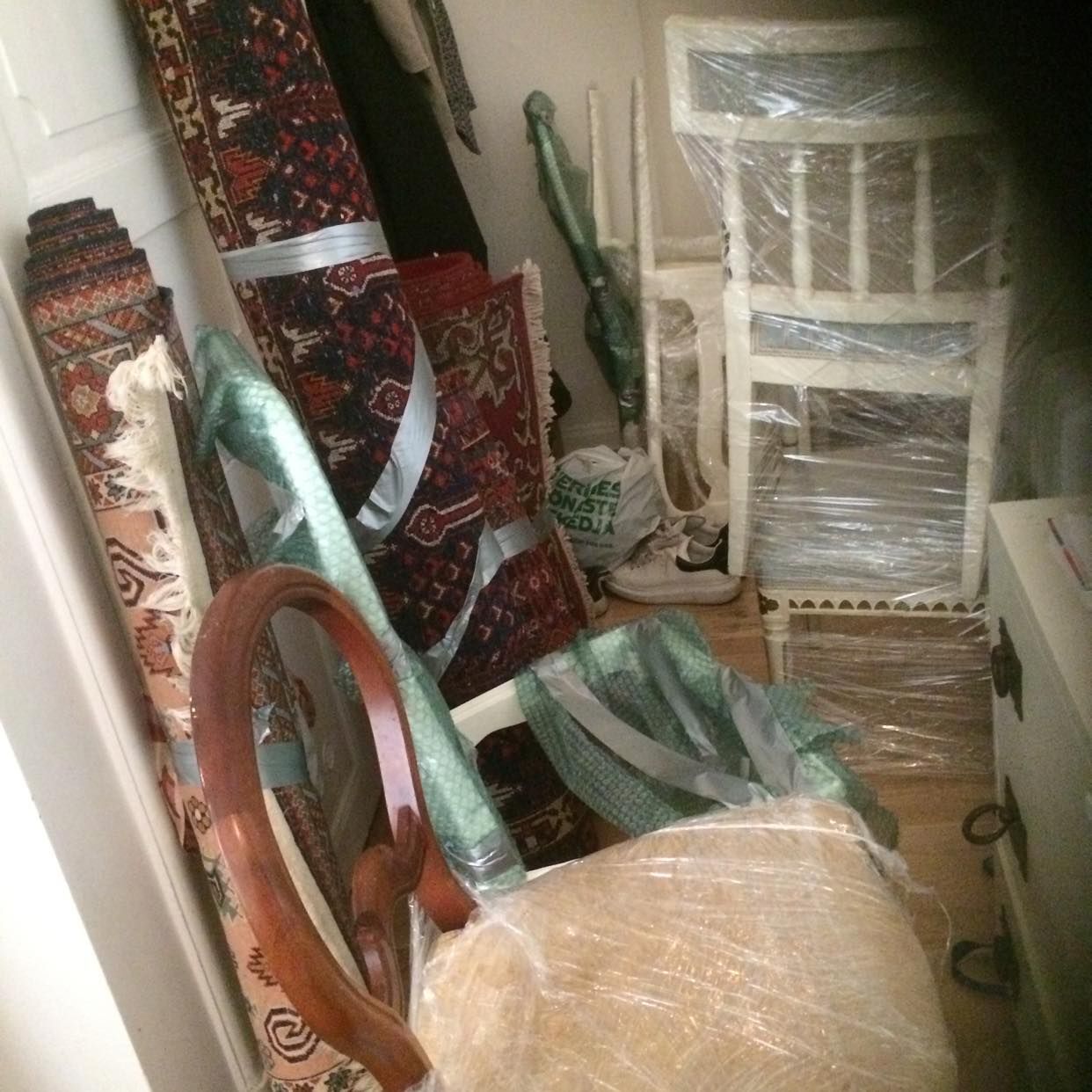 image of Flytta stolar 6 st bord 3 - 
