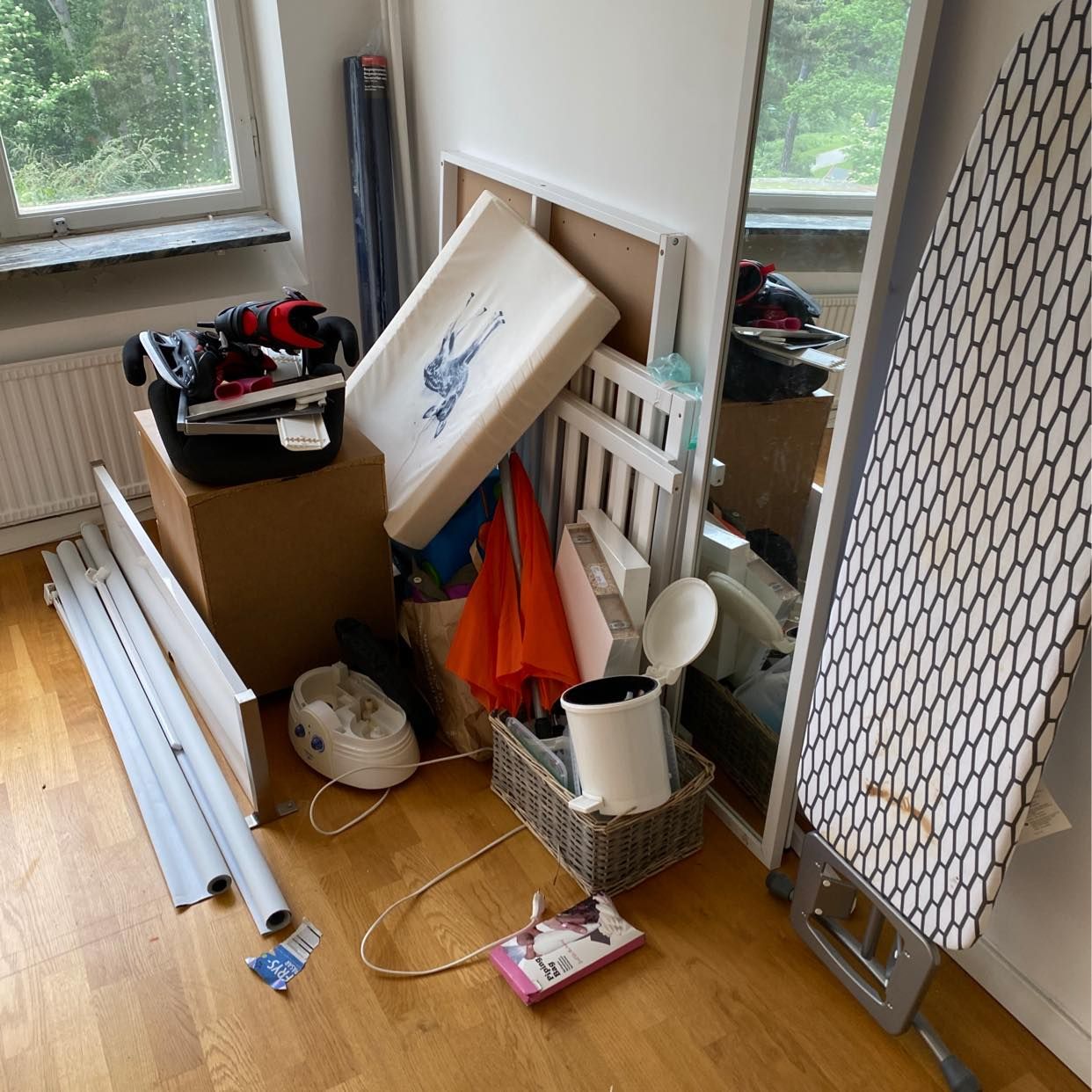 image of Diverse skräp/återbruk - Årsta
