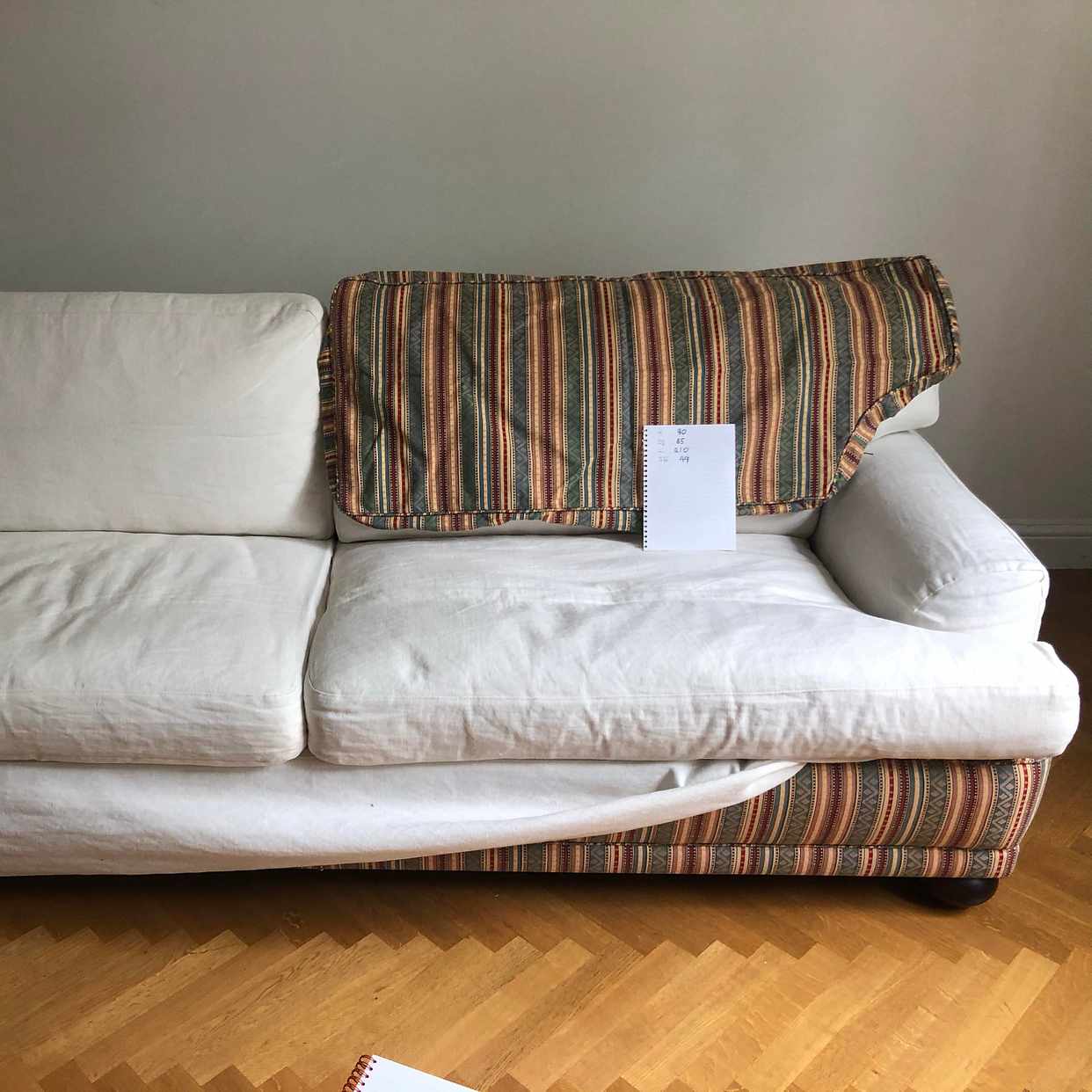 image of Soffa bortskänkes - Stockholm
