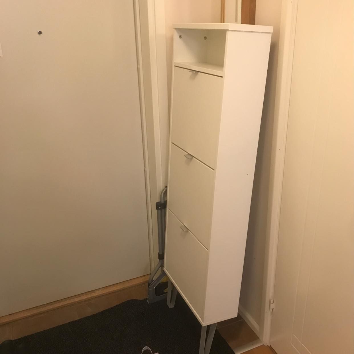 image of Skolskåp Ikea bortskänkes - Solna