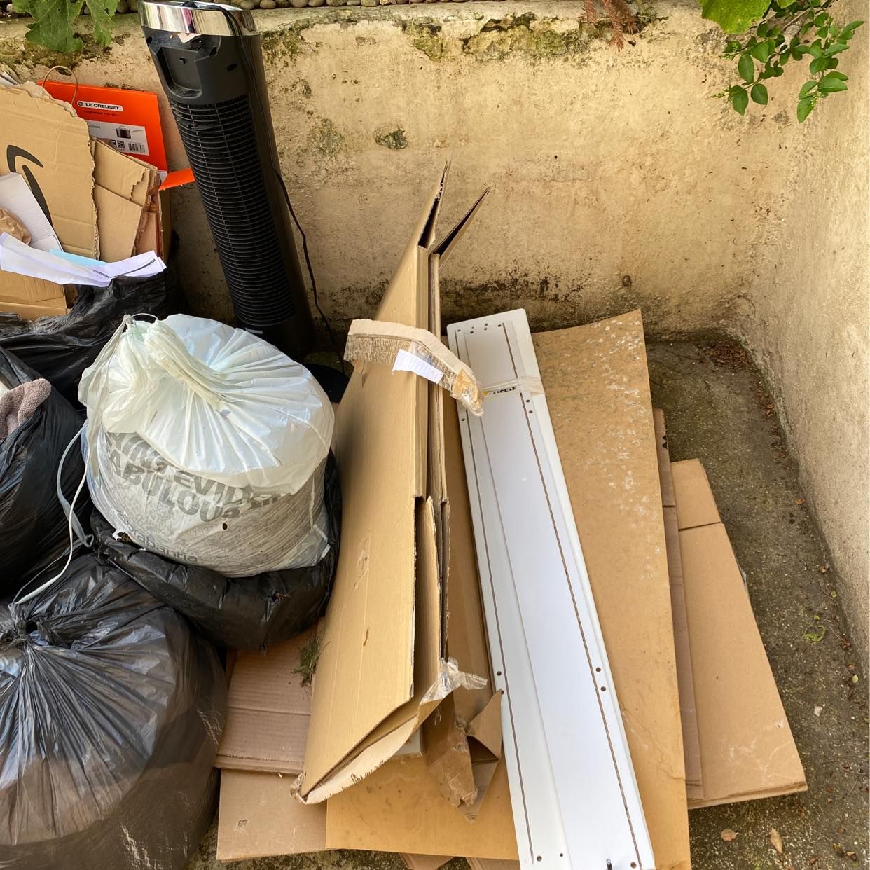 image of Cardboards and waste - London