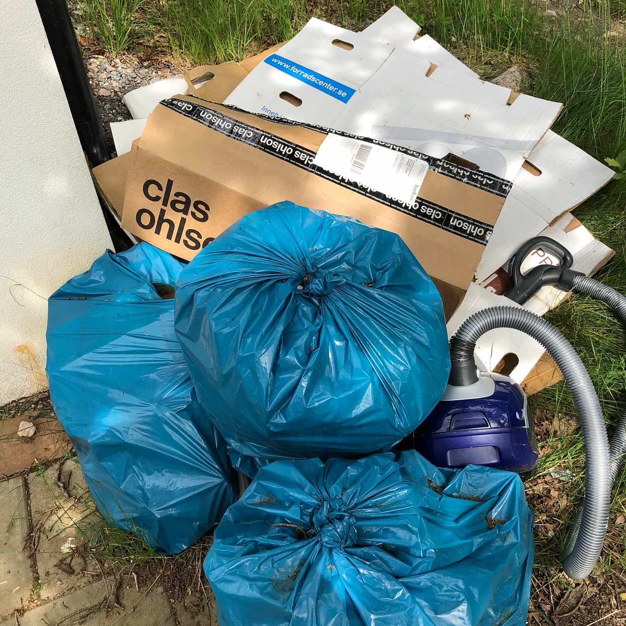 image of Kartonger plastsäckar mm - Lidingö