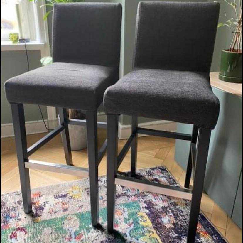 image of 2x bar stool sized chairs - 