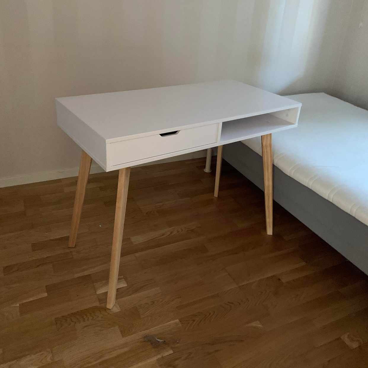 image of Jysk Desk - Hägersten