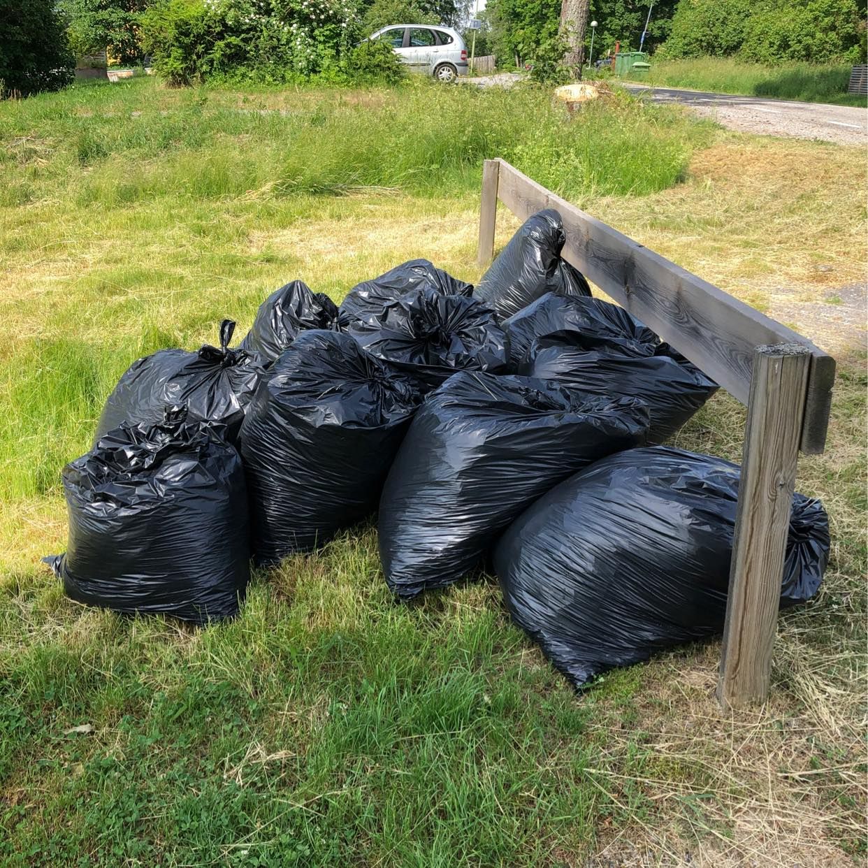 image of 11 påsar gräs - Vallentuna