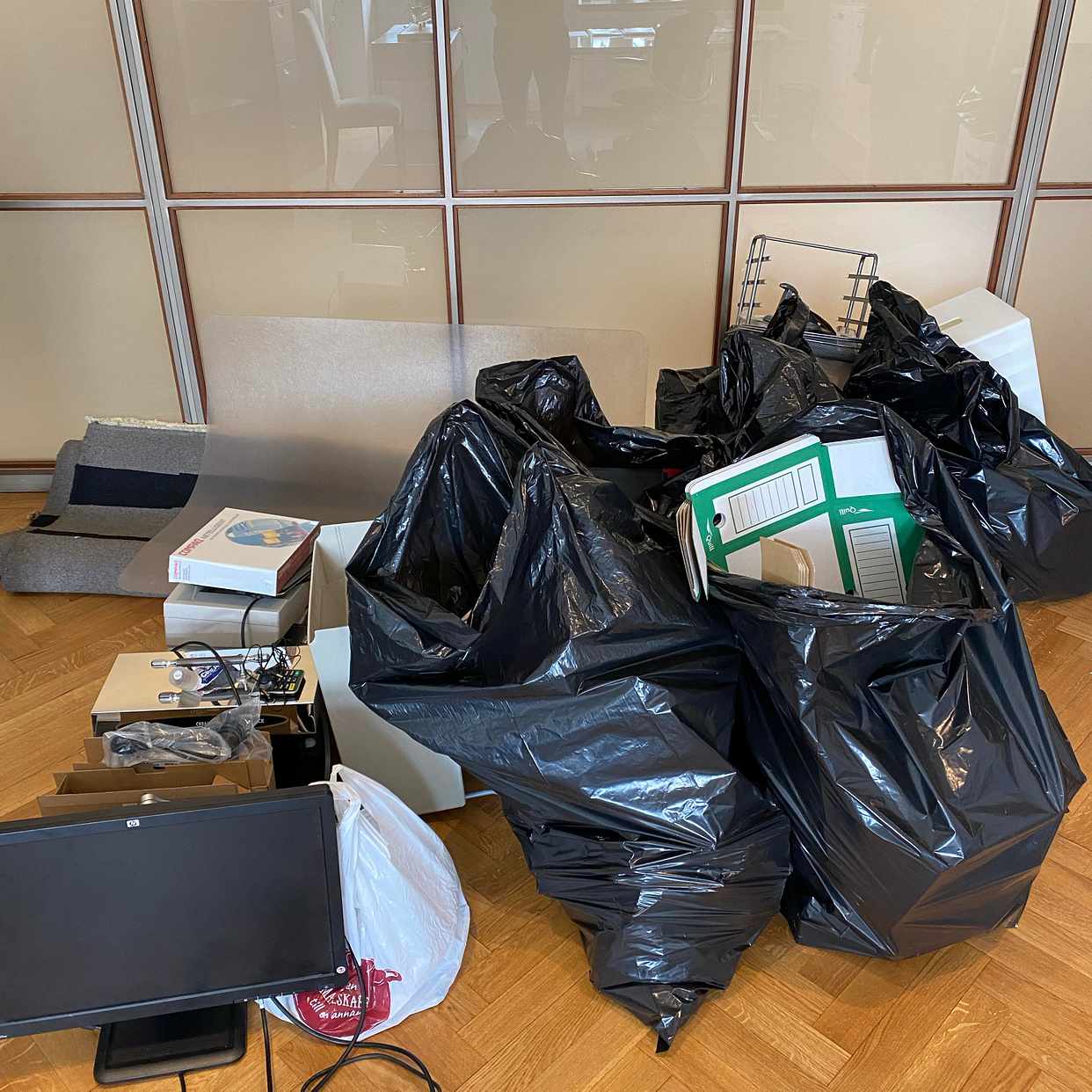 image of Mixed waste,table, chairs - Stockholm City