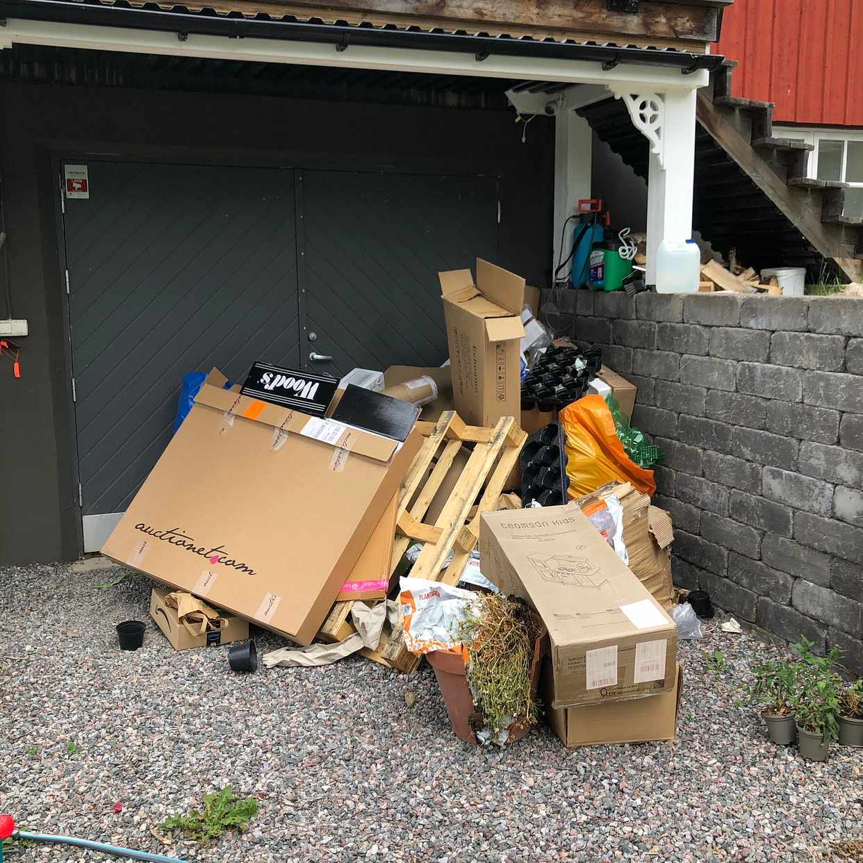 image of Diverse skräp - Täby