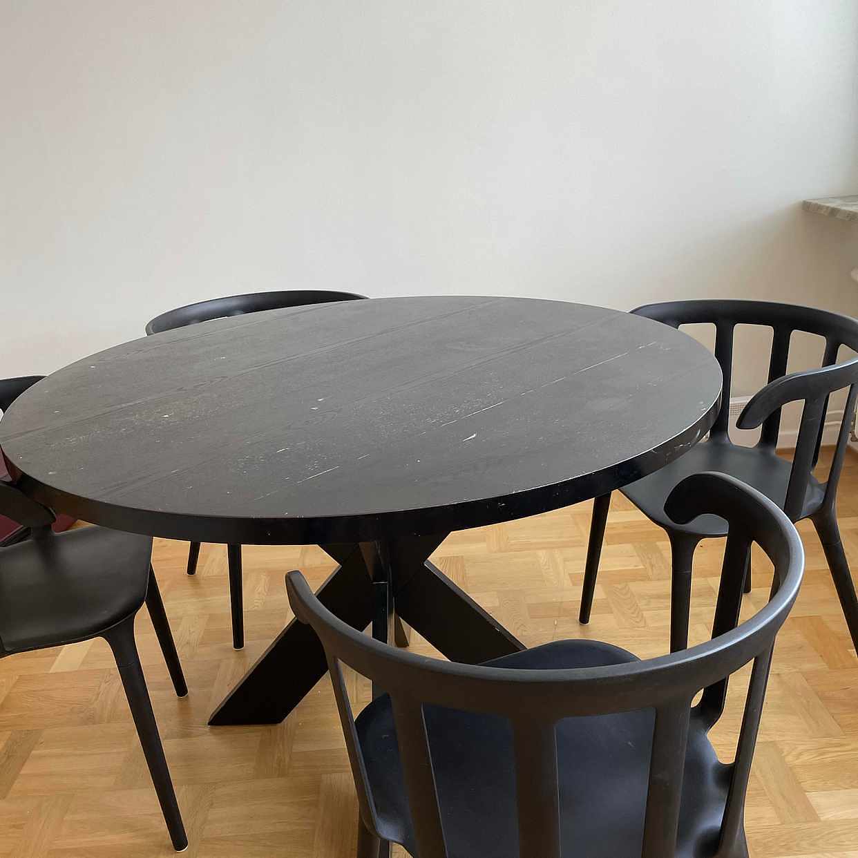image of Matbord och 4 stolar - 