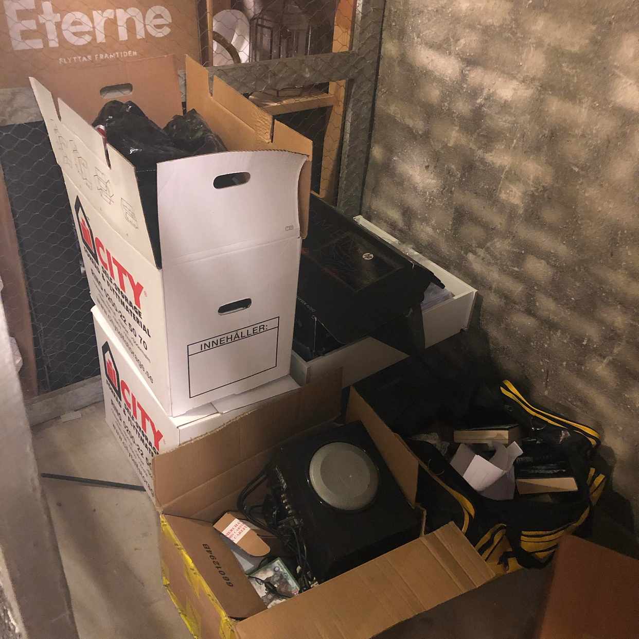 image of Släng utrensat vindsförrå - Stockholm