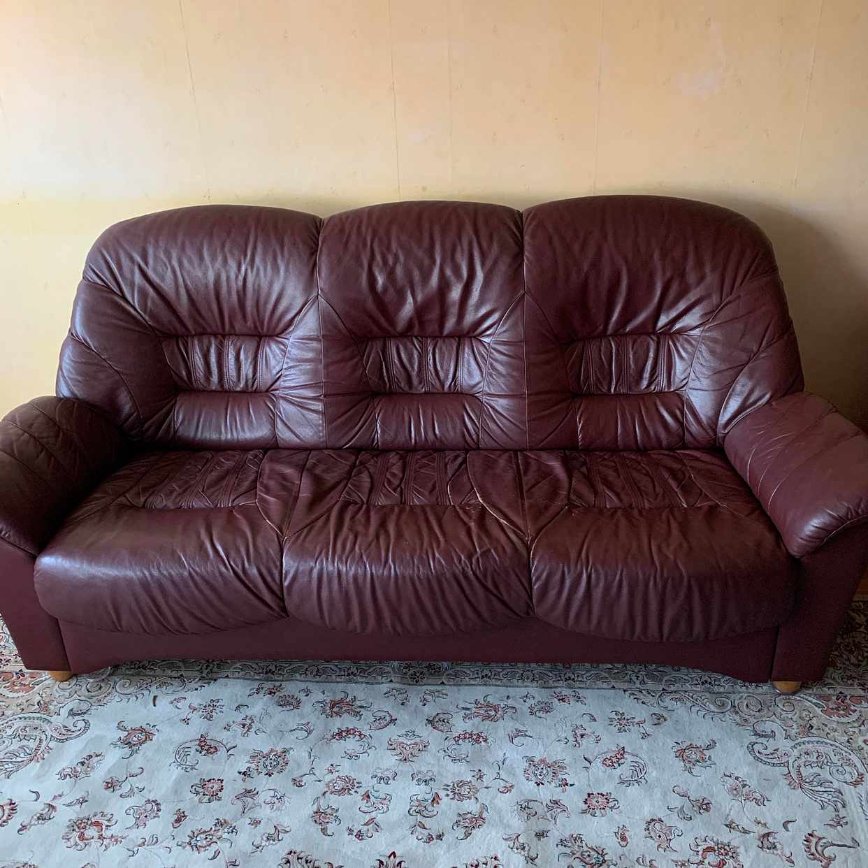 image of Skänker två soffor - Älvsjö