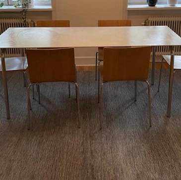 image of Hjälp med flytt av bord. - 