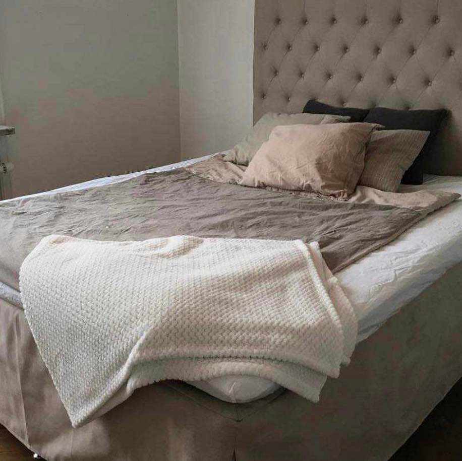 image of Flytta säng och soffa - 