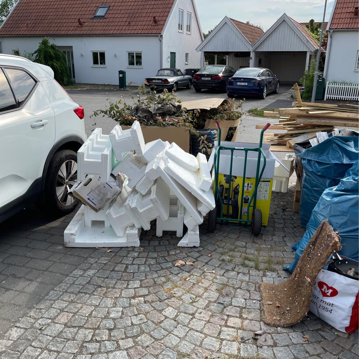 image of Trädgårdsavfall samt bygg - Klagshamn