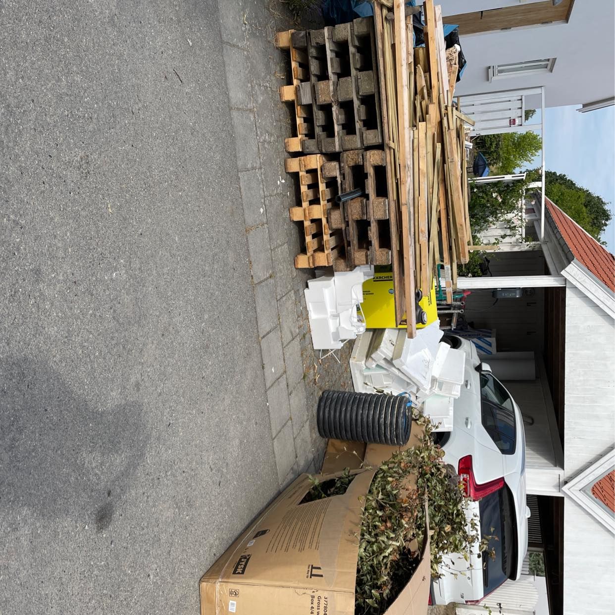 image of Trädgårdsavfall samt bygg - Klagshamn