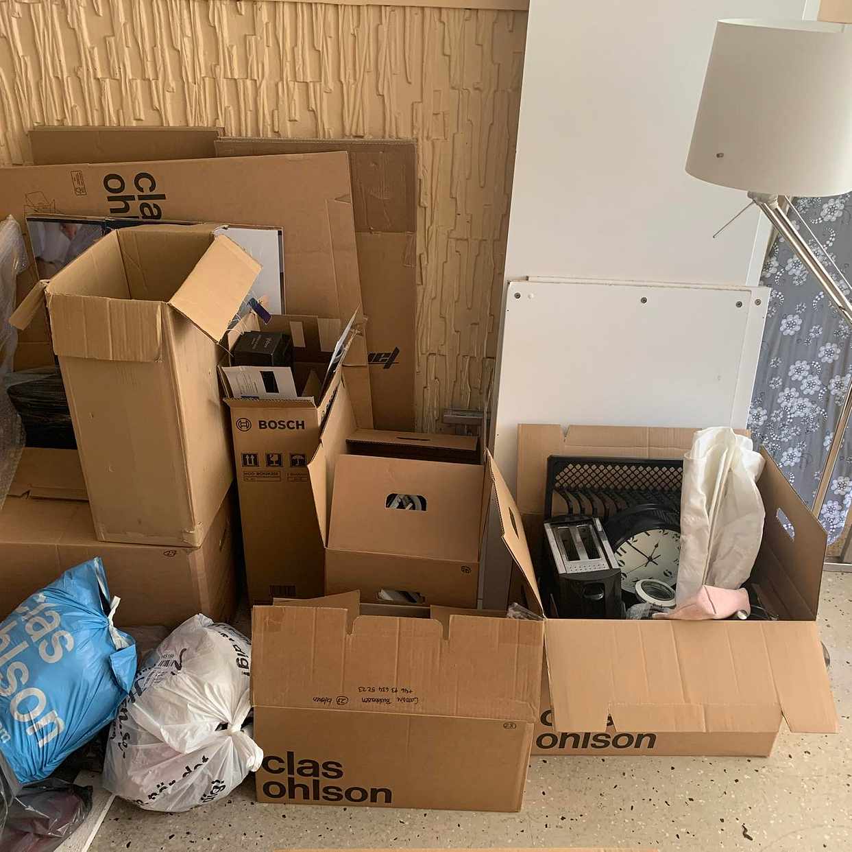 image of Cardboard, Tv, boxes - Segeltorp
