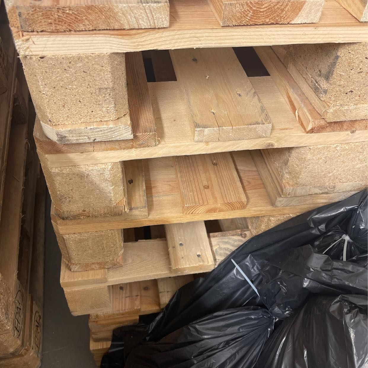image of Remove pallets - Stockholm