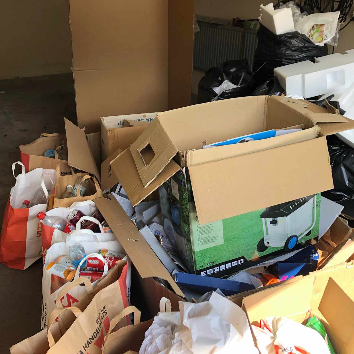 image of Mest kartong o plast… - Järna