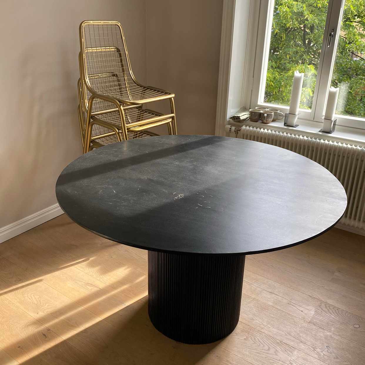 image of Säng, soffa, bord - 