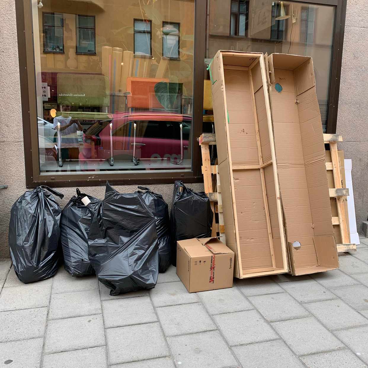 image of Slänga skräp - Stockholm