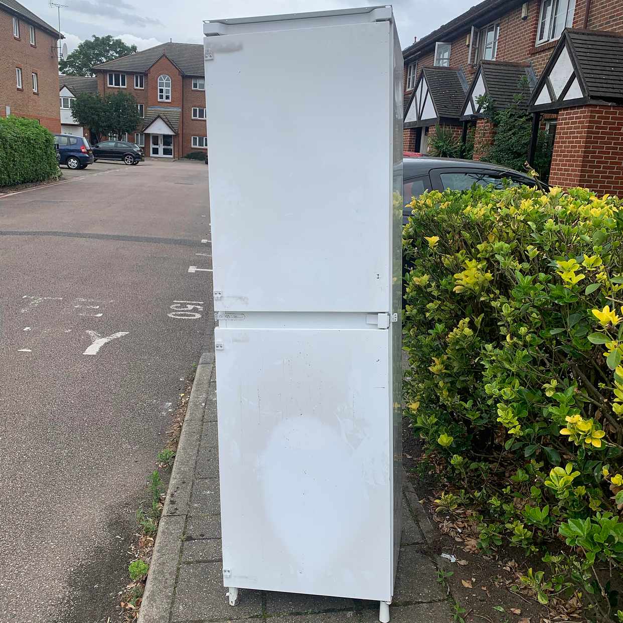 image of Remove sofa and fridge - London