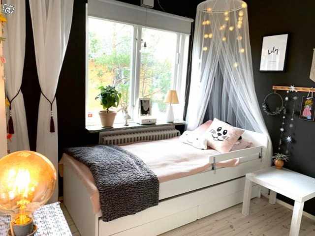 image of Ikea Barnsäng/Gästsäng Sl - 