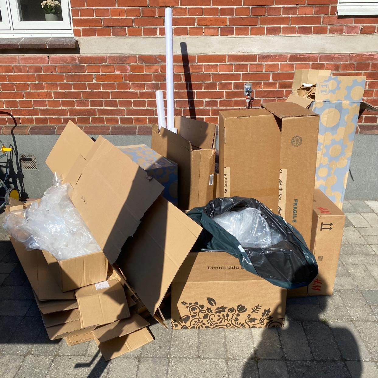 image of Kartonger och plast - Lerberget