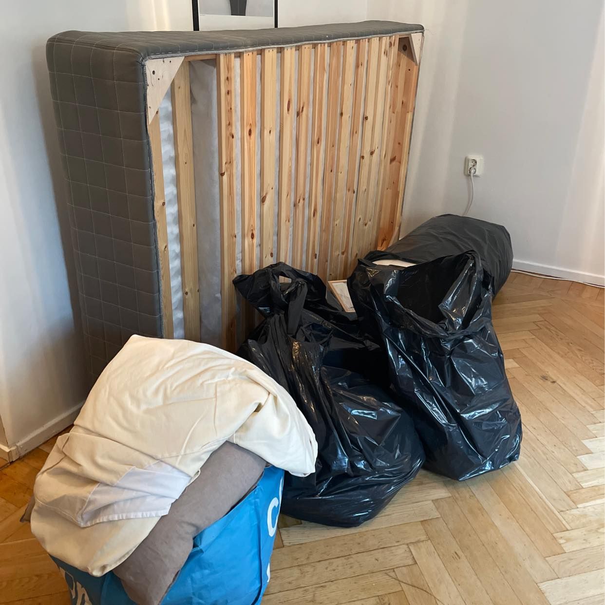 image of Säng, övrigt avfall - Stockholm