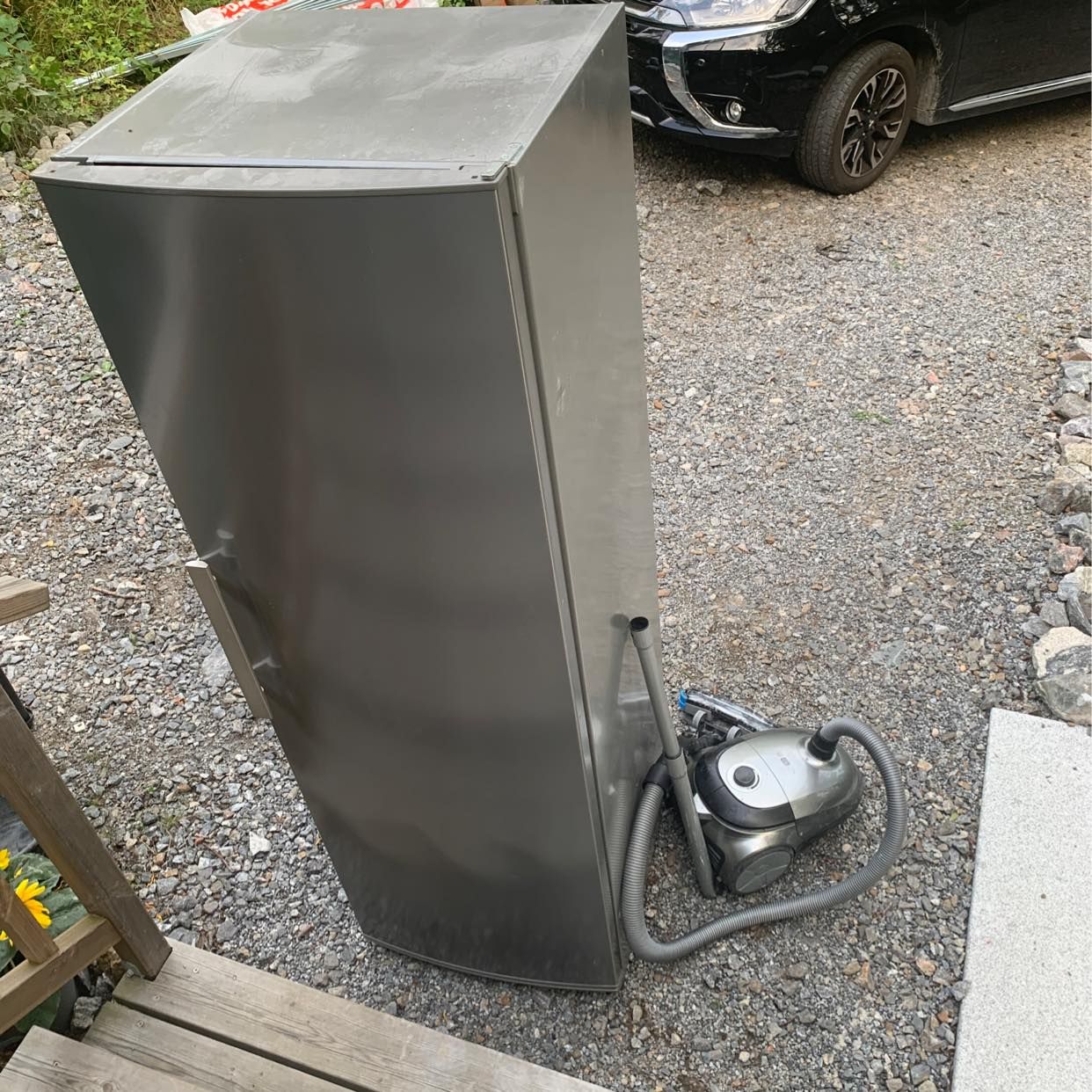 image of Diverse skräp och kylskåp - Saltsjö-Boo