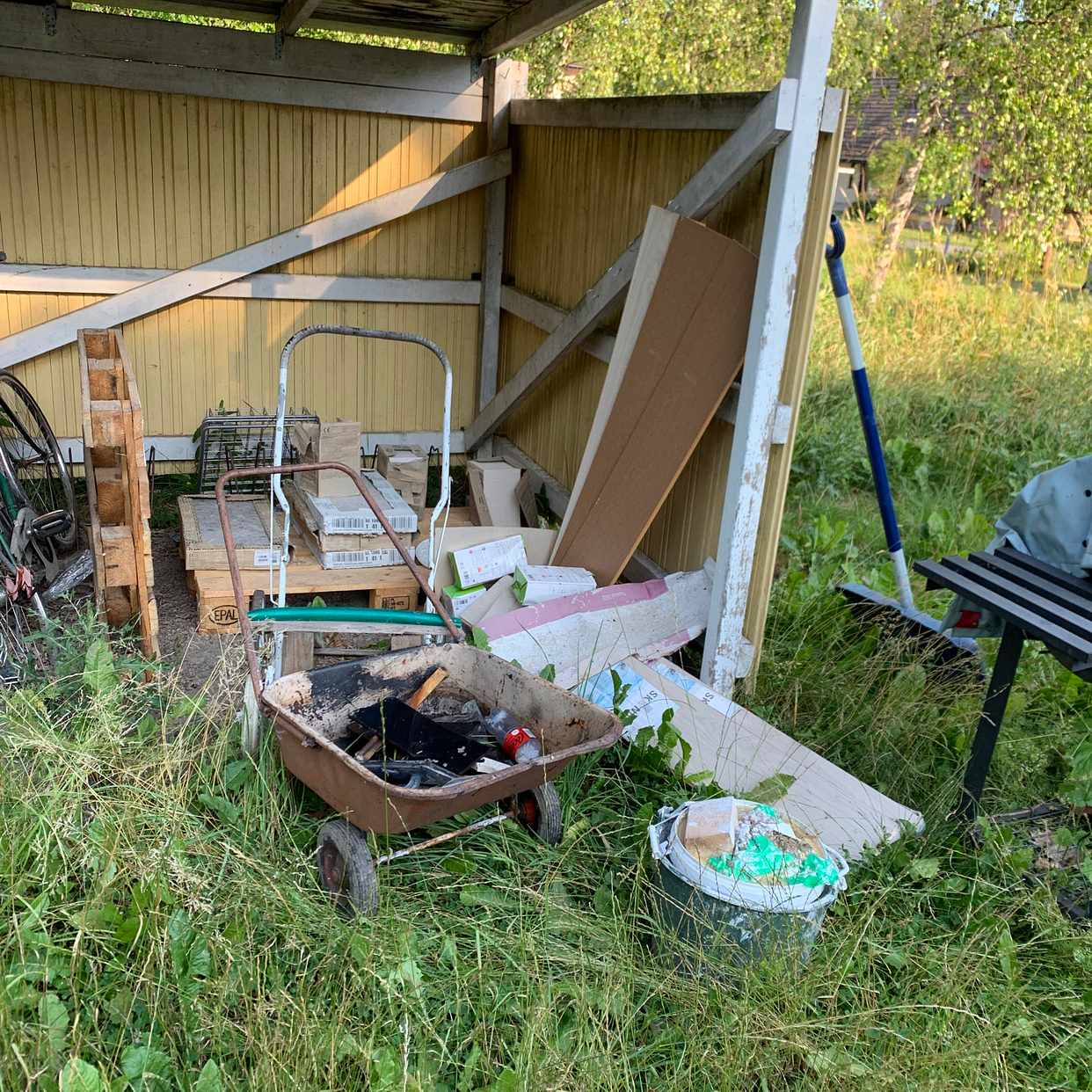 image of Random trash - Vallentuna