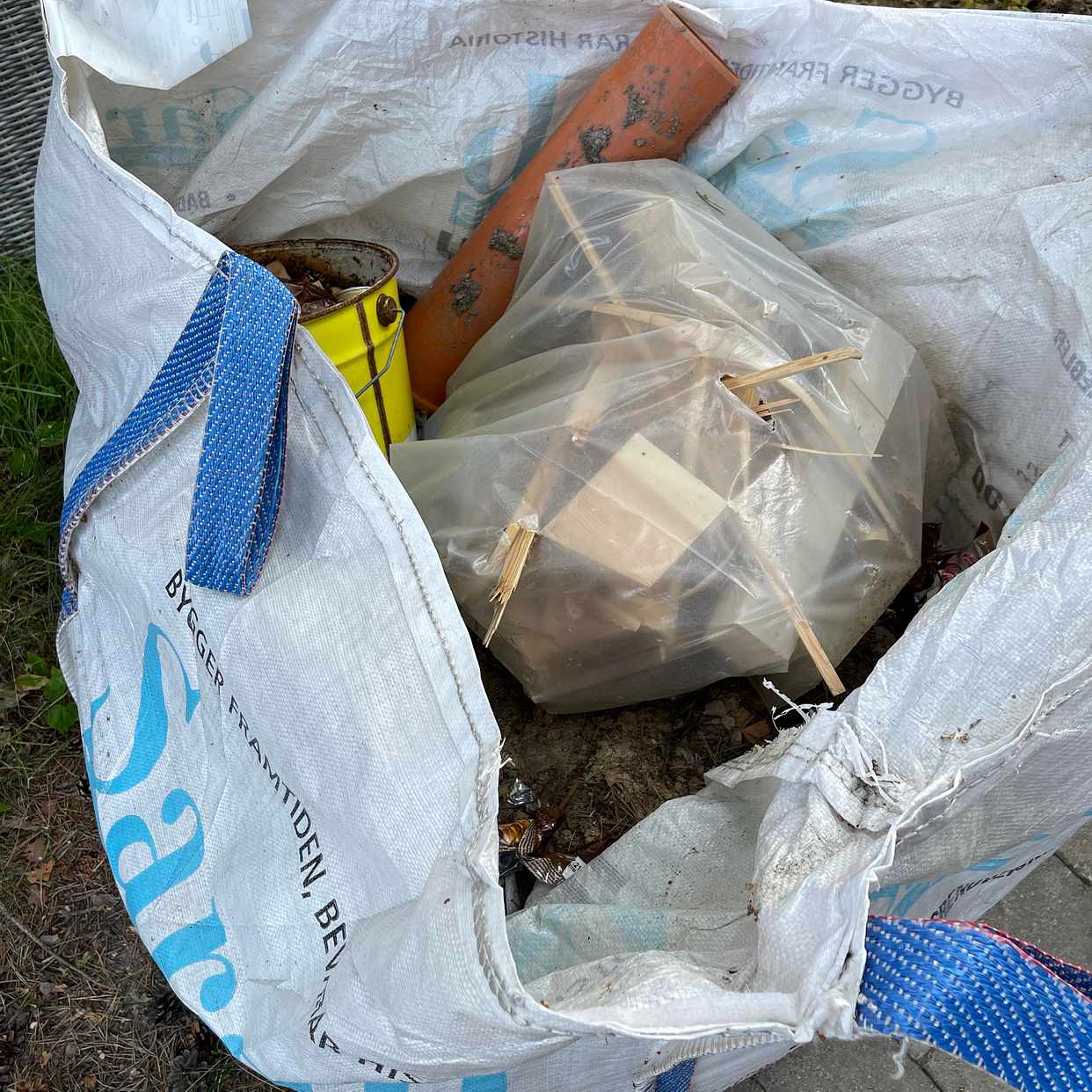 image of Big bag, sten, trä - Bromma