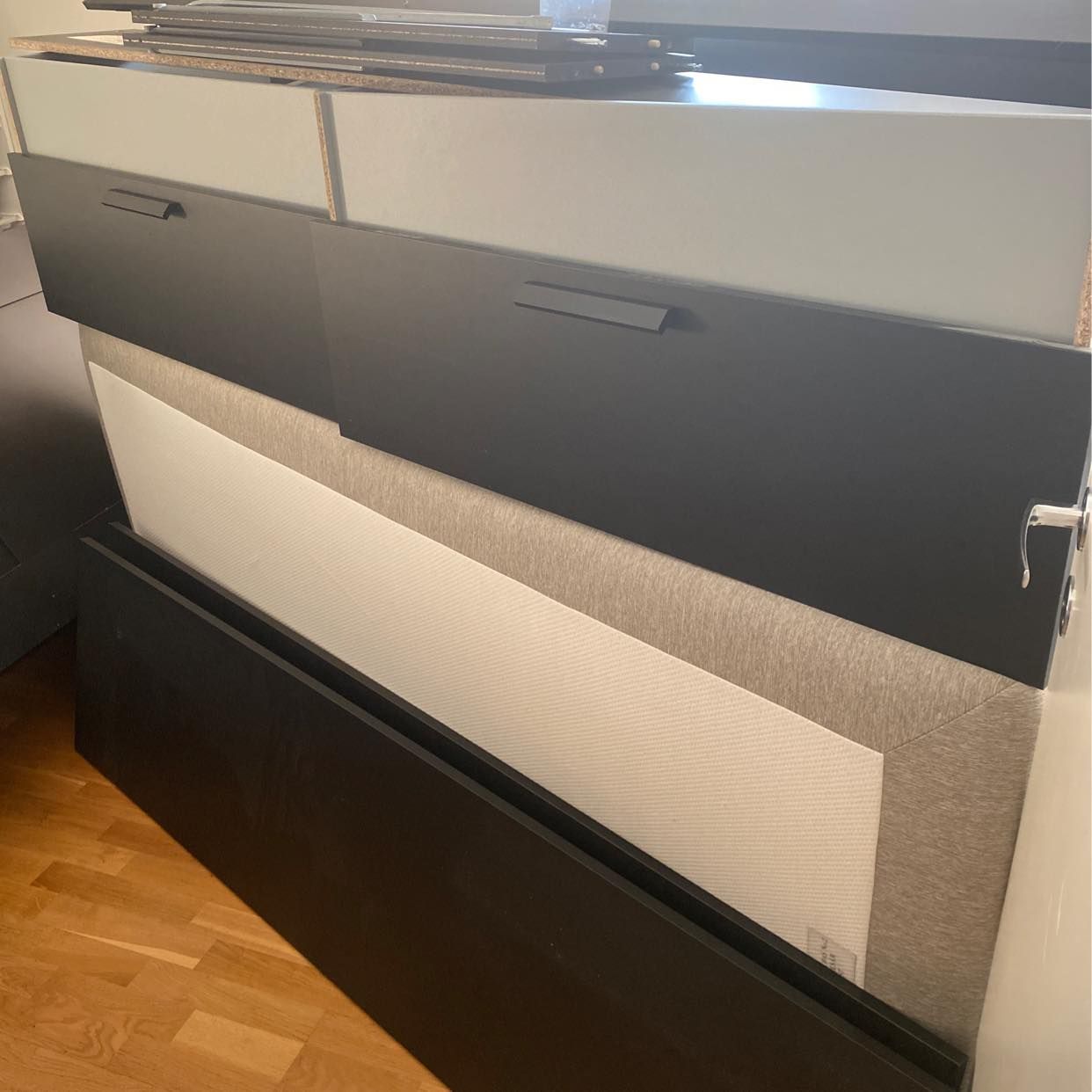 image of Flytt av nedmonterad säng - 