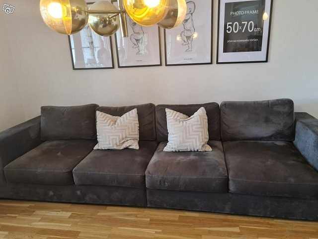 image of Mörk grå soffa från Bocon - 