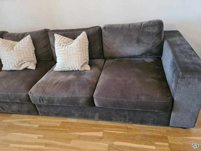 image of Mörk grå soffa från Bocon - 