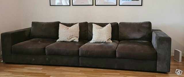 image of Mörk grå soffa från Bocon - 